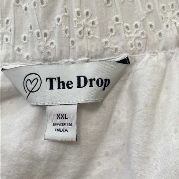 Summer White eyelet Maxi Dress - Picture 2 of 5